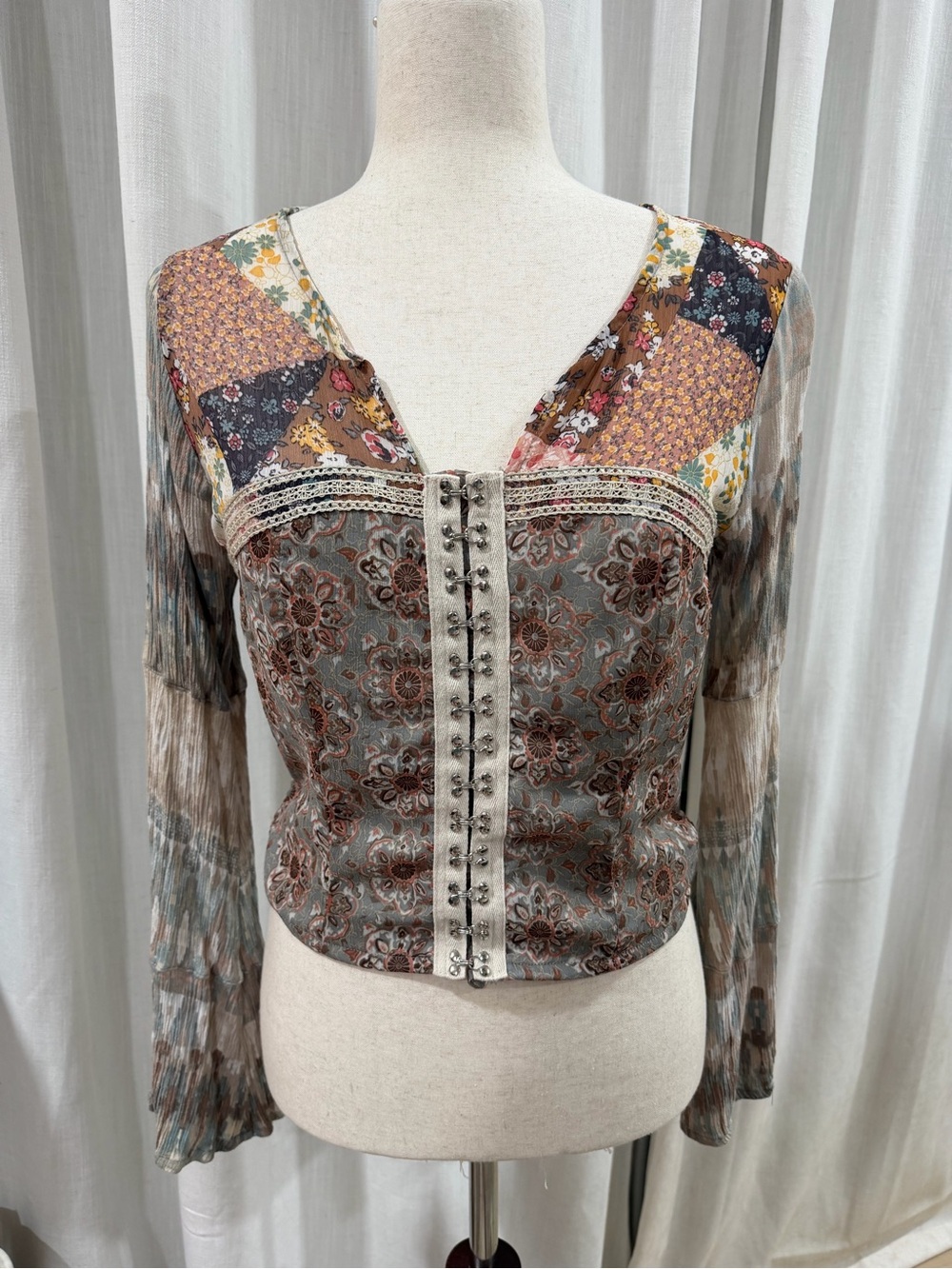 Patchwork Floral Hook-and-Eye Peasant Top - Brown